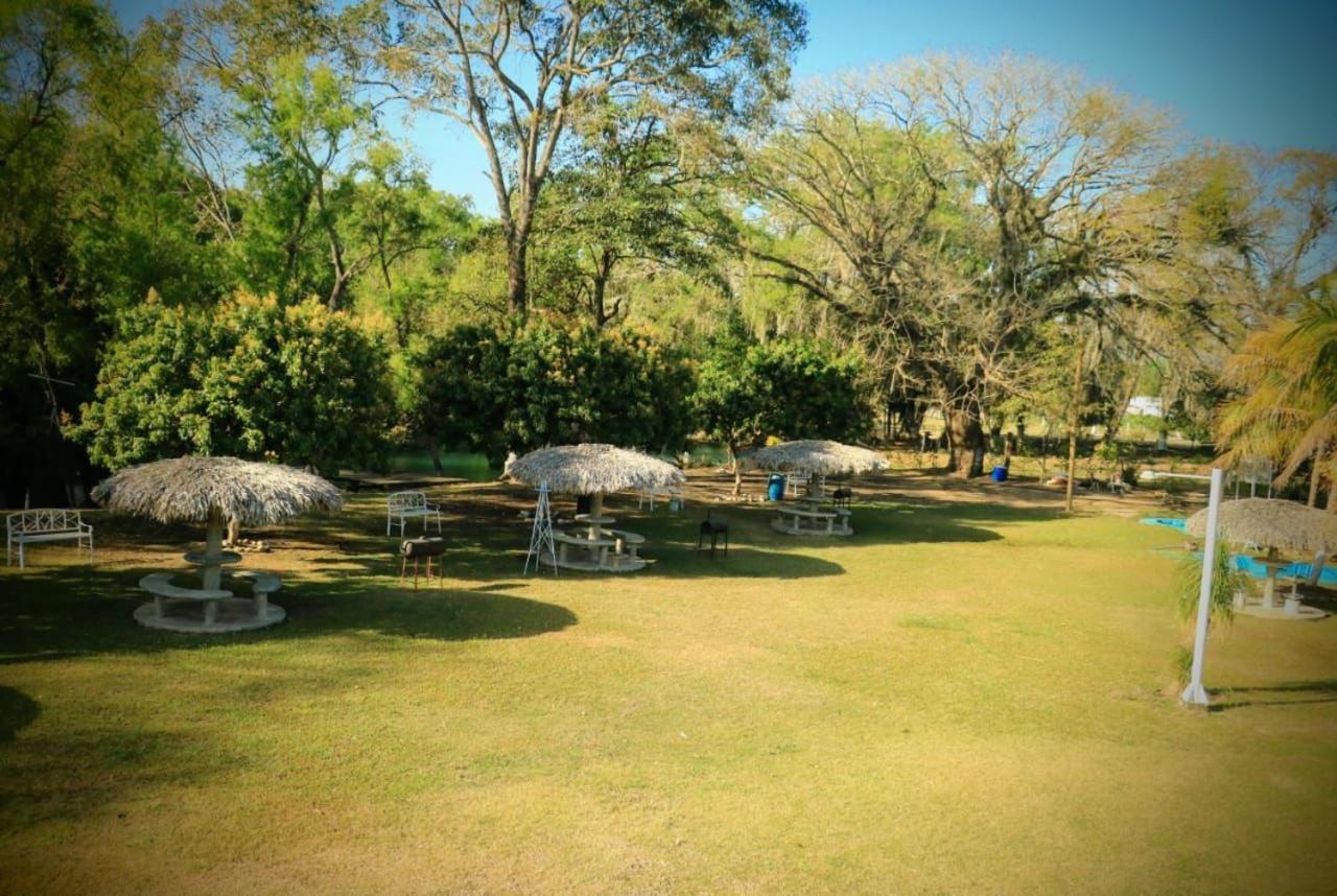 Hotel Y Restaurante El Texano Тамасопо Екстер'єр фото