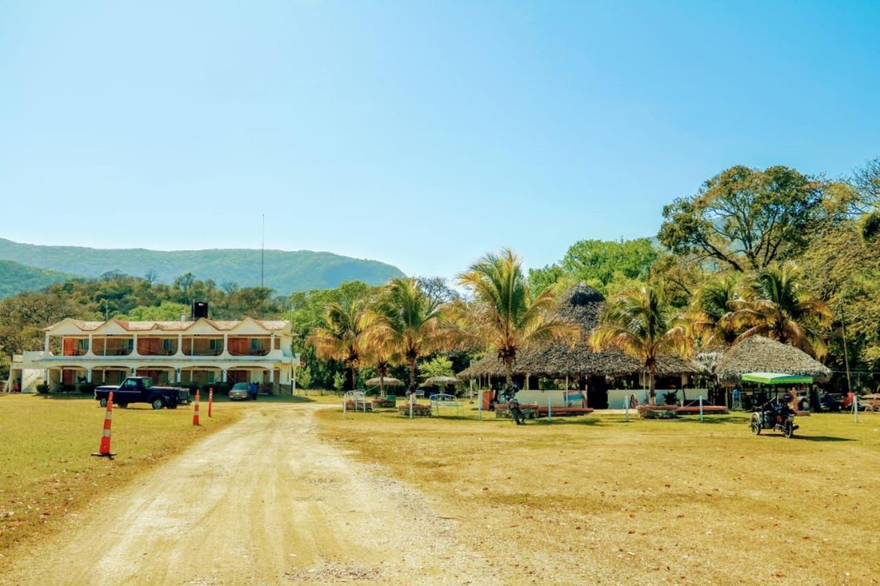 Hotel Y Restaurante El Texano Тамасопо Екстер'єр фото